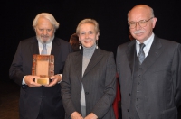 Da sinistra: L'Ambasciatore italiano Piero De Masi, il Presidente della Provincia di Trieste Maria Teresa Bassa Poropat e l'Ambasciatore italiano Roberto Toscano